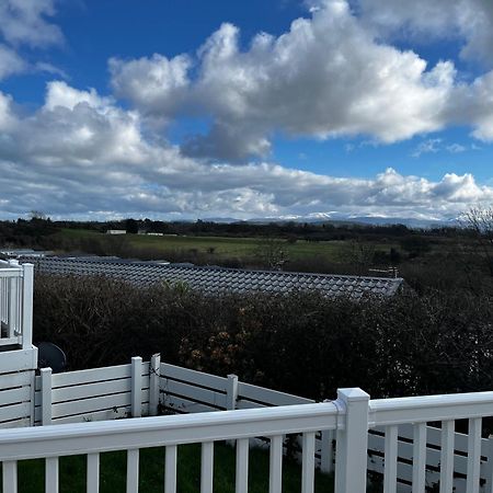 Ger-Y-Bwlch - Spacious Static On 5Star Site With Swimming Pool Benllech Exteriör bild