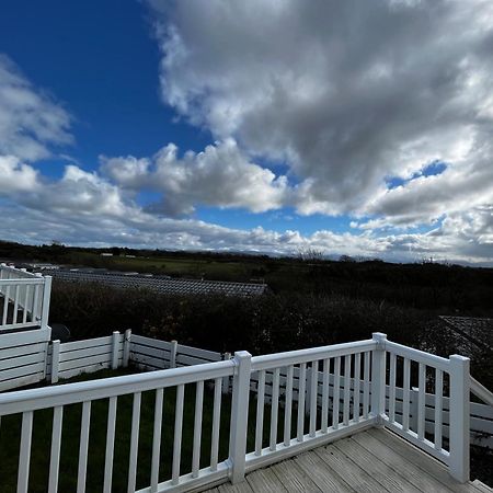 Ger-Y-Bwlch - Spacious Static On 5Star Site With Swimming Pool Benllech Exteriör bild