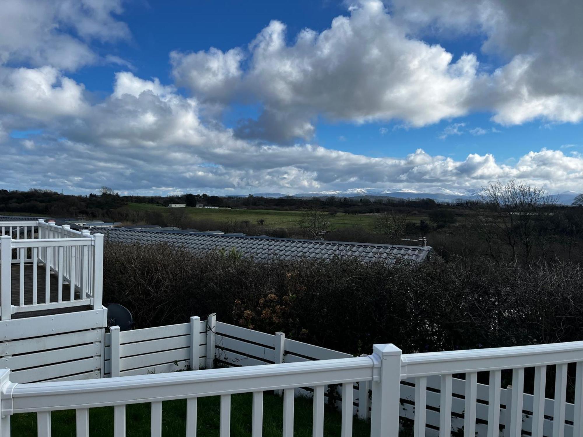 Ger-Y-Bwlch - Spacious Static On 5Star Site With Swimming Pool Benllech Exteriör bild