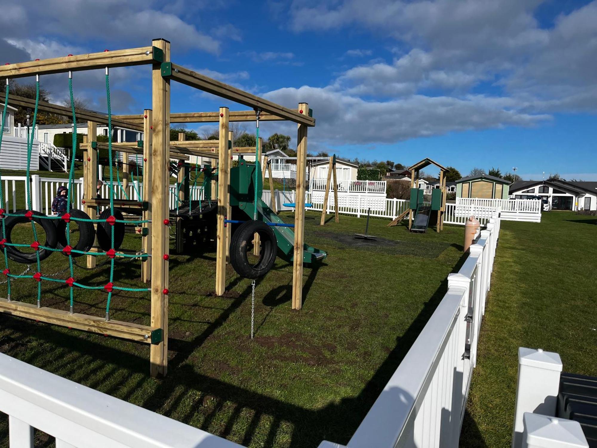 Ger-Y-Bwlch - Spacious Static On 5Star Site With Swimming Pool Benllech Exteriör bild